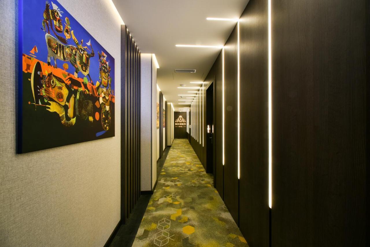Bourbon Boutique Hotel Erivan Exterior foto