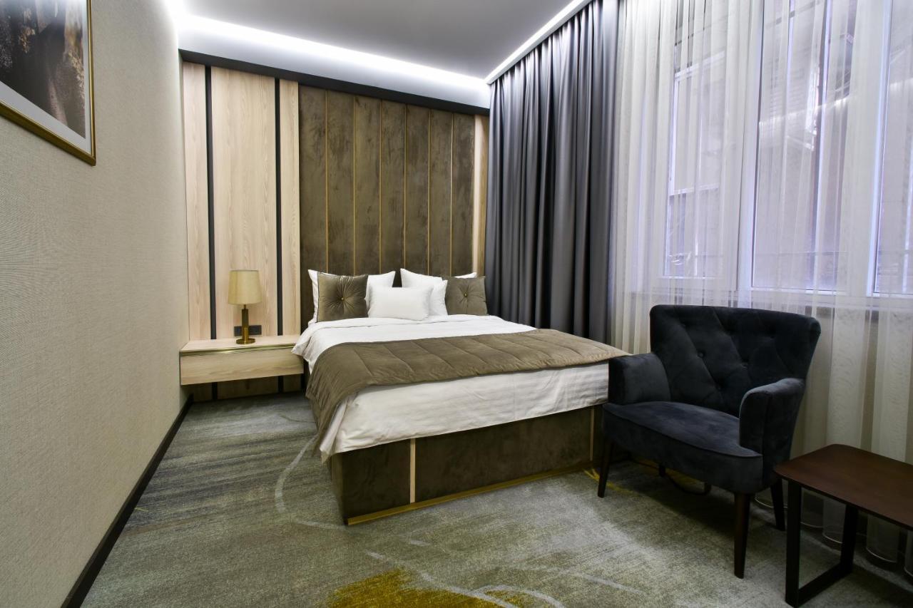 Bourbon Boutique Hotel Erivan Exterior foto