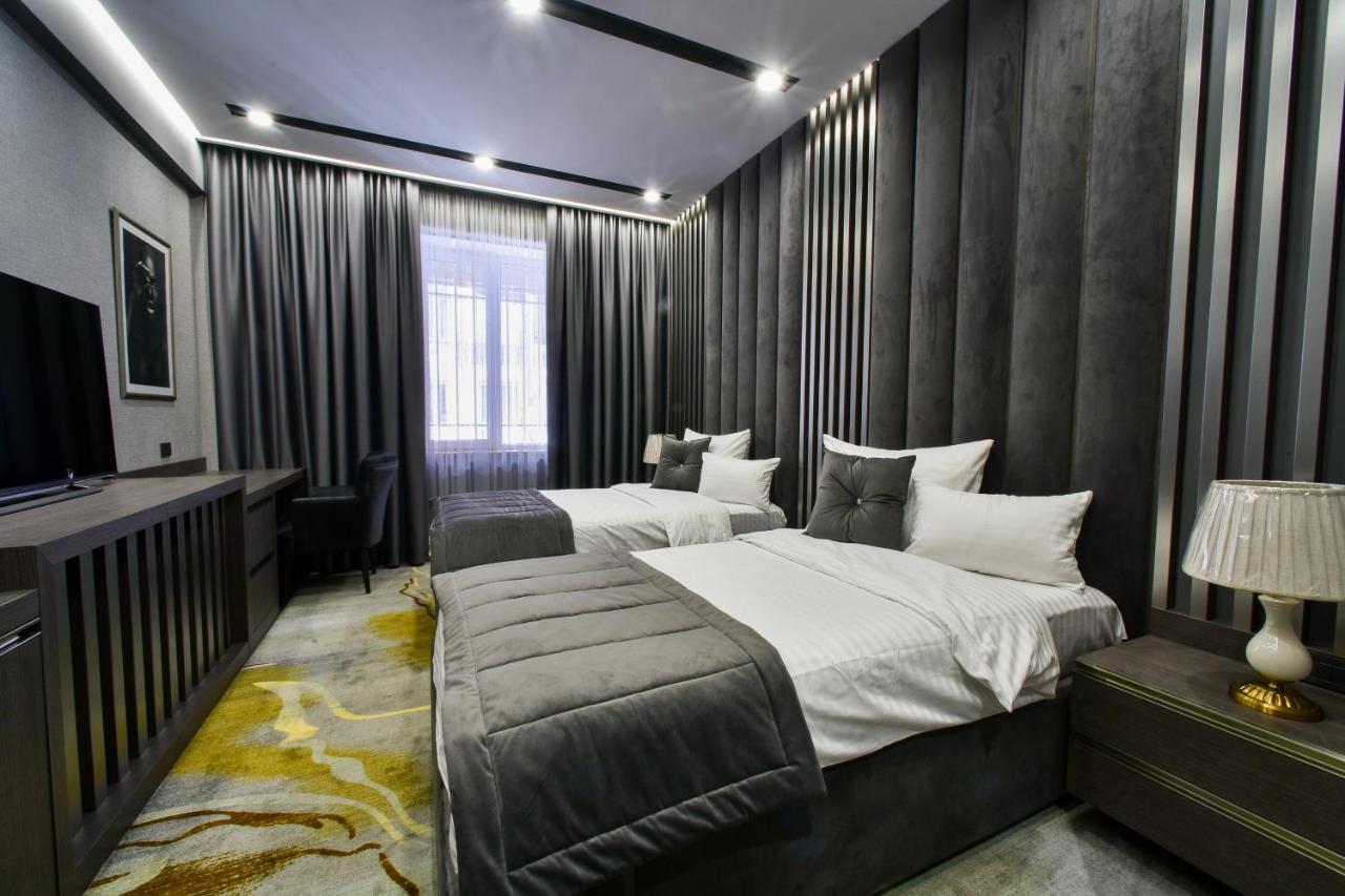Bourbon Boutique Hotel Erivan Exterior foto