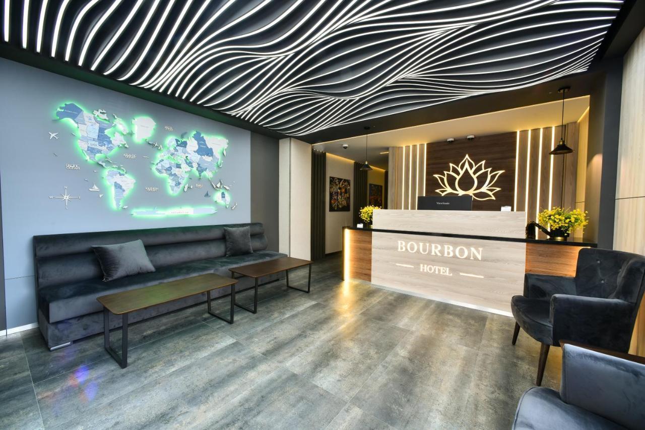Bourbon Boutique Hotel Erivan Exterior foto