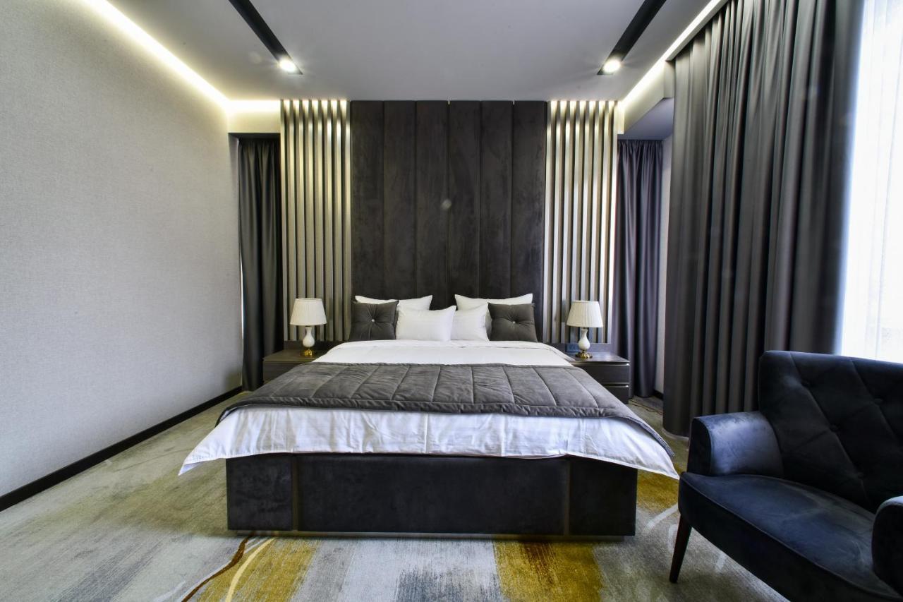 Bourbon Boutique Hotel Erivan Exterior foto