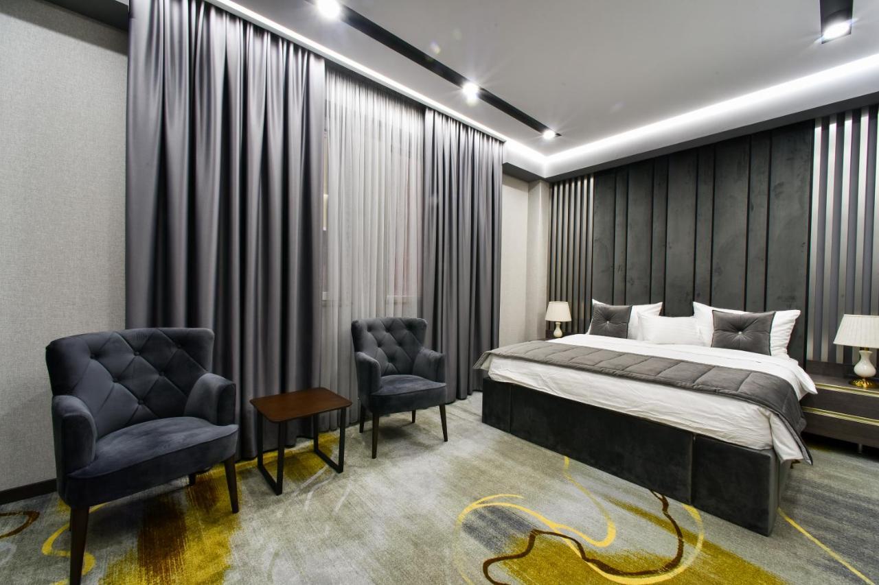 Bourbon Boutique Hotel Erivan Exterior foto