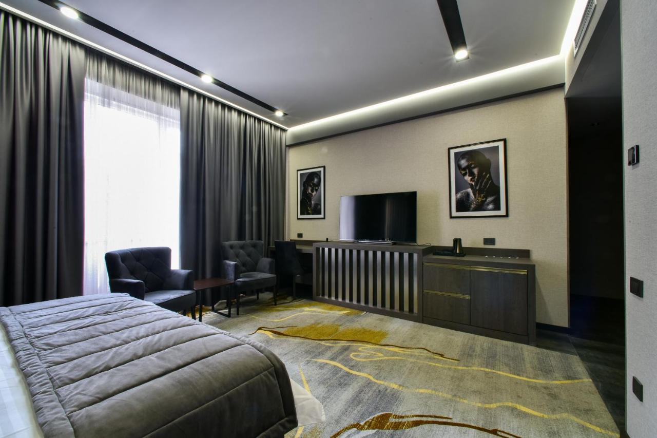 Bourbon Boutique Hotel Erivan Exterior foto